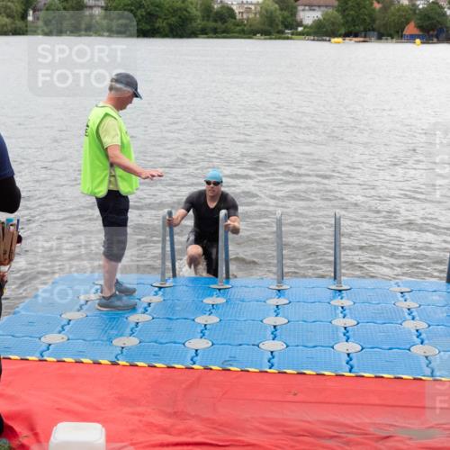16.06.2024 - 7 Türme Triathlon MichiJ http://msf.ph/oto/6271580 16.06.2024 12:02:13 Schwimmen 345, 403 meine-sportfotos.de