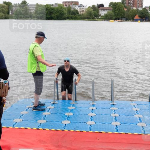 16.06.2024 - 7 Türme Triathlon MichiJ http://msf.ph/oto/6271590 16.06.2024 12:02:14 Schwimmen 345, 403 meine-sportfotos.de