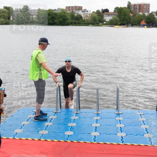 16.06.2024 - 7 Türme Triathlon MichiJ http://msf.ph/oto/6271595 16.06.2024 12:02:15 Schwimmen 345, 403 meine-sportfotos.de