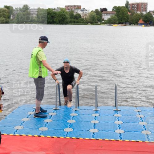 16.06.2024 - 7 Türme Triathlon MichiJ http://msf.ph/oto/6271598 16.06.2024 12:02:15 Schwimmen 345, 403 meine-sportfotos.de