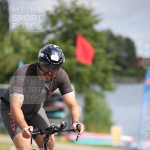 16.06.2024 - 26. Vierlanden-Triathlon Jannik Wohlers http://msf.ph/oto/6271611 16.06.2024 11:12:19 Radfahren 12, 125, 136, 140 meine-sportfotos.de