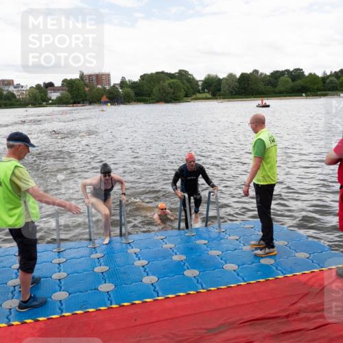 16.06.2024 - 7 Türme Triathlon MichiJ http://msf.ph/oto/6271682 16.06.2024 12:07:16 Schwimmen 54, 67, 72, 129, 517, 571 meine-sportfotos.de