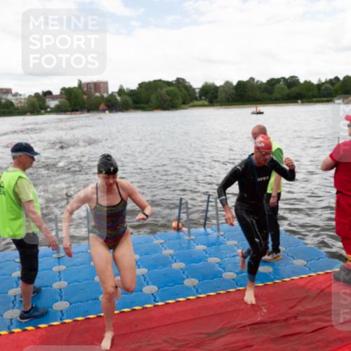 16.06.2024 - 7 Türme Triathlon MichiJ http://msf.ph/oto/6271697 16.06.2024 12:07:18 Schwimmen 54, 67, 72, 129, 517, 571 meine-sportfotos.de