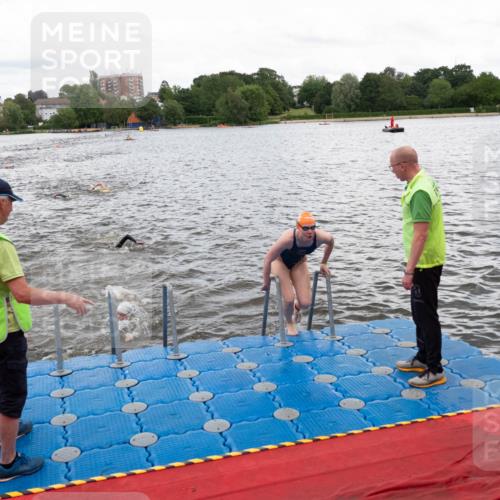 16.06.2024 - 7 Türme Triathlon MichiJ http://msf.ph/oto/6271726 16.06.2024 12:07:21 Schwimmen 54, 67, 129, 517, 571 meine-sportfotos.de
