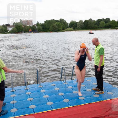 16.06.2024 - 7 Türme Triathlon MichiJ http://msf.ph/oto/6271732 16.06.2024 12:07:22 Schwimmen 54, 67, 129, 517, 571 meine-sportfotos.de