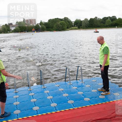 16.06.2024 - 7 Türme Triathlon MichiJ http://msf.ph/oto/6271740 16.06.2024 12:07:23 Schwimmen 54, 67, 129, 517, 571 meine-sportfotos.de
