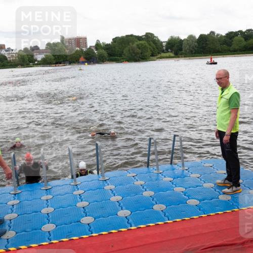 16.06.2024 - 7 Türme Triathlon MichiJ http://msf.ph/oto/6271749 16.06.2024 12:07:24 Schwimmen 54, 67, 517, 571 meine-sportfotos.de