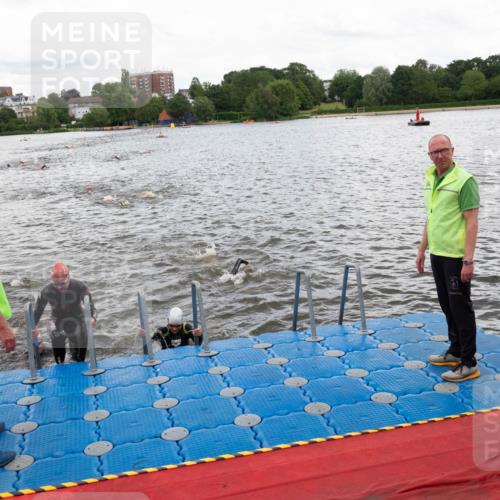 16.06.2024 - 7 Türme Triathlon MichiJ http://msf.ph/oto/6271755 16.06.2024 12:07:25 Schwimmen 54, 67, 517, 571 meine-sportfotos.de