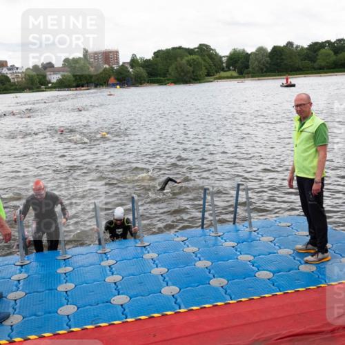 16.06.2024 - 7 Türme Triathlon MichiJ http://msf.ph/oto/6271756 16.06.2024 12:07:25 Schwimmen 54, 67, 517, 571 meine-sportfotos.de
