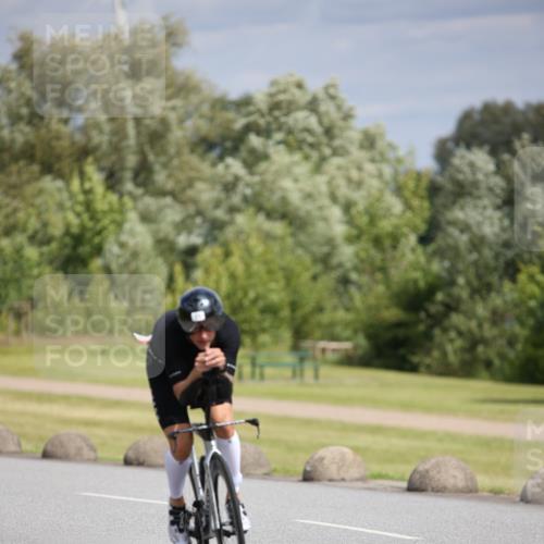 16.06.2024 - 26. Vierlanden-Triathlon Jannik Wohlers http://msf.ph/oto/6271765 16.06.2024 11:12:26 Radfahren 12, 71, 140, 190, 369, 447 meine-sportfotos.de