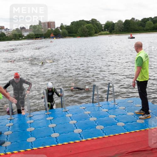 16.06.2024 - 7 Türme Triathlon MichiJ http://msf.ph/oto/6271767 16.06.2024 12:07:26 Schwimmen 54, 67, 517, 571 meine-sportfotos.de