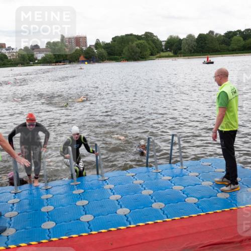 16.06.2024 - 7 Türme Triathlon MichiJ http://msf.ph/oto/6271769 16.06.2024 12:07:26 Schwimmen 54, 67, 517, 571 meine-sportfotos.de