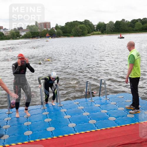 16.06.2024 - 7 Türme Triathlon MichiJ http://msf.ph/oto/6271778 16.06.2024 12:07:27 Schwimmen 54, 67, 517, 571 meine-sportfotos.de