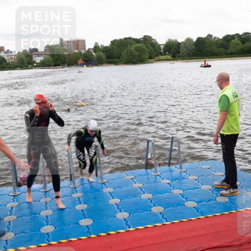 16.06.2024 - 7 Türme Triathlon MichiJ http://msf.ph/oto/6271780 16.06.2024 12:07:27 Schwimmen 54, 67, 517, 571 meine-sportfotos.de