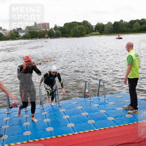 16.06.2024 - 7 Türme Triathlon MichiJ http://msf.ph/oto/6271782 16.06.2024 12:07:27 Schwimmen 54, 67, 517, 571 meine-sportfotos.de