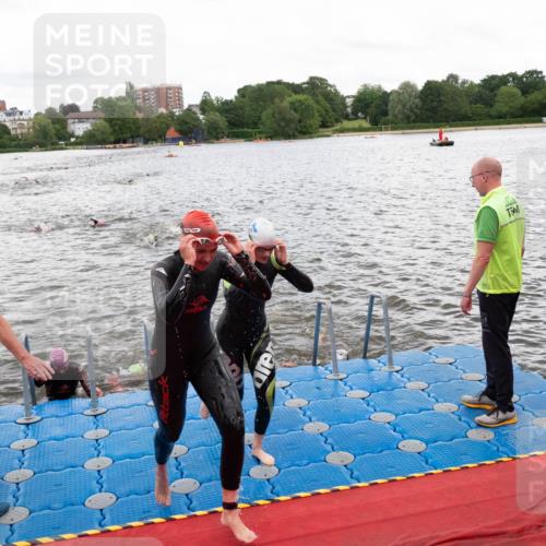 16.06.2024 - 7 Türme Triathlon MichiJ http://msf.ph/oto/6271788 16.06.2024 12:07:28 Schwimmen 54, 67, 517, 571, 592 meine-sportfotos.de