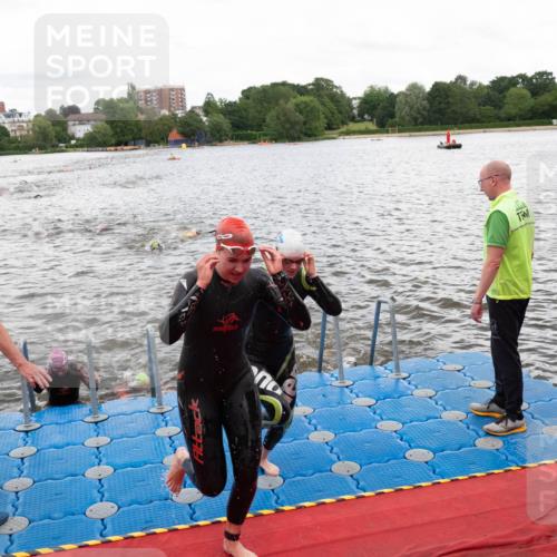 16.06.2024 - 7 Türme Triathlon MichiJ http://msf.ph/oto/6271790 16.06.2024 12:07:28 Schwimmen 54, 67, 517, 571, 592 meine-sportfotos.de