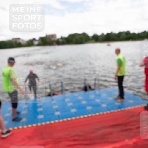 16.06.2024 - 7 Türme Triathlon MichiJ http://msf.ph/oto/6271792 16.06.2024 12:07:30 Schwimmen 54, 67, 440, 517, 571, 592 meine-sportfotos.de