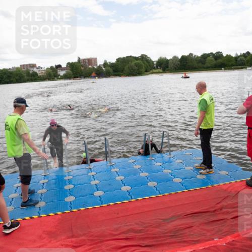 16.06.2024 - 7 Türme Triathlon MichiJ http://msf.ph/oto/6271795 16.06.2024 12:07:30 Schwimmen 54, 67, 440, 517, 571, 592 meine-sportfotos.de