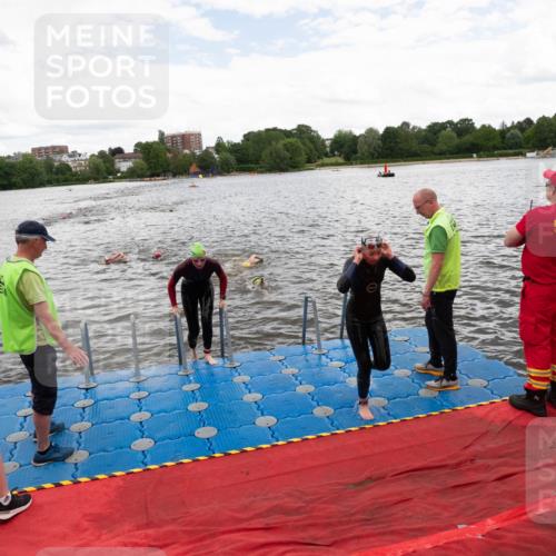 16.06.2024 - 7 Türme Triathlon MichiJ http://msf.ph/oto/6271834 16.06.2024 12:07:34 Schwimmen 54, 67, 440, 571, 592 meine-sportfotos.de