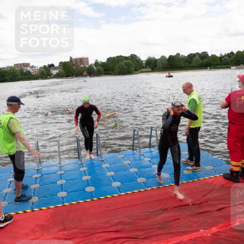 16.06.2024 - 7 Türme Triathlon MichiJ http://msf.ph/oto/6271838 16.06.2024 12:07:34 Schwimmen 54, 67, 440, 571, 592 meine-sportfotos.de