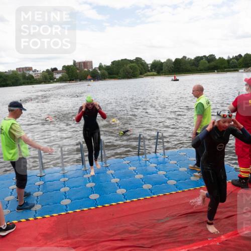 16.06.2024 - 7 Türme Triathlon MichiJ http://msf.ph/oto/6271840 16.06.2024 12:07:35 Schwimmen 54, 67, 440, 571, 592 meine-sportfotos.de