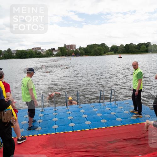 16.06.2024 - 7 Türme Triathlon MichiJ http://msf.ph/oto/6271873 16.06.2024 12:07:44 Schwimmen 54, 440, 457, 544, 565, 571, 592 meine-sportfotos.de