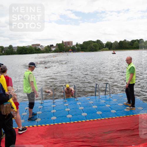 16.06.2024 - 7 Türme Triathlon MichiJ http://msf.ph/oto/6271880 16.06.2024 12:07:45 Schwimmen 54, 440, 457, 544, 565, 571, 592 meine-sportfotos.de