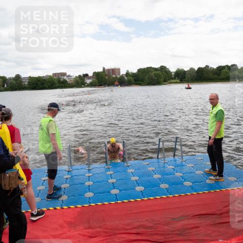 16.06.2024 - 7 Türme Triathlon MichiJ http://msf.ph/oto/6271882 16.06.2024 12:07:45 Schwimmen 54, 440, 457, 544, 565, 571, 592 meine-sportfotos.de