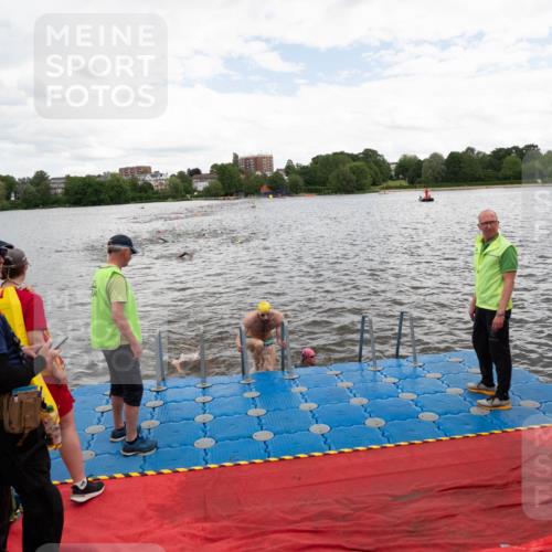 16.06.2024 - 7 Türme Triathlon MichiJ http://msf.ph/oto/6271888 16.06.2024 12:07:46 Schwimmen 54, 440, 457, 544, 565, 571, 592 meine-sportfotos.de