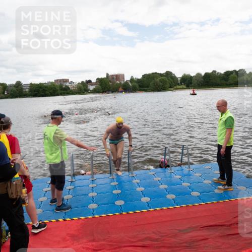 16.06.2024 - 7 Türme Triathlon MichiJ http://msf.ph/oto/6271894 16.06.2024 12:07:47 Schwimmen 54, 440, 457, 544, 565, 571, 592 meine-sportfotos.de