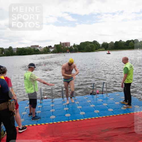 16.06.2024 - 7 Türme Triathlon MichiJ http://msf.ph/oto/6271898 16.06.2024 12:07:48 Schwimmen 54, 440, 457, 544, 565, 571, 592 meine-sportfotos.de