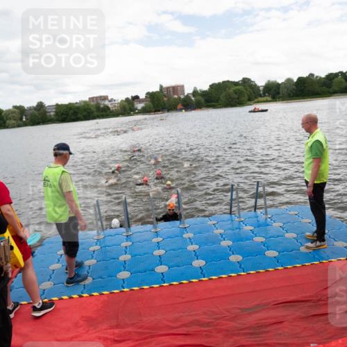 16.06.2024 - 7 Türme Triathlon MichiJ http://msf.ph/oto/6271929 16.06.2024 12:08:05 Schwimmen 440, 457, 544, 565, 592 meine-sportfotos.de