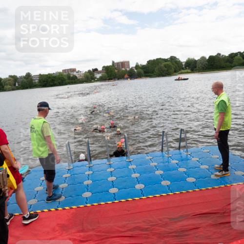 16.06.2024 - 7 Türme Triathlon MichiJ http://msf.ph/oto/6271931 16.06.2024 12:08:05 Schwimmen 440, 457, 544, 565, 592 meine-sportfotos.de