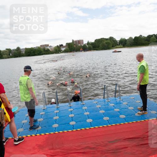 16.06.2024 - 7 Türme Triathlon MichiJ http://msf.ph/oto/6271933 16.06.2024 12:08:05 Schwimmen 440, 457, 544, 565, 592 meine-sportfotos.de