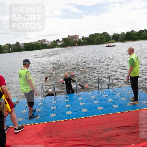 16.06.2024 - 7 Türme Triathlon MichiJ http://msf.ph/oto/6271938 16.06.2024 12:08:06 Schwimmen 440, 457, 544, 565, 592 meine-sportfotos.de