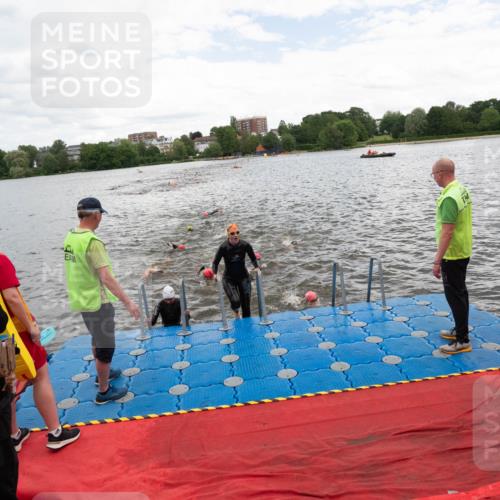 16.06.2024 - 7 Türme Triathlon MichiJ http://msf.ph/oto/6271942 16.06.2024 12:08:07 Schwimmen 440, 457, 544, 565, 592 meine-sportfotos.de
