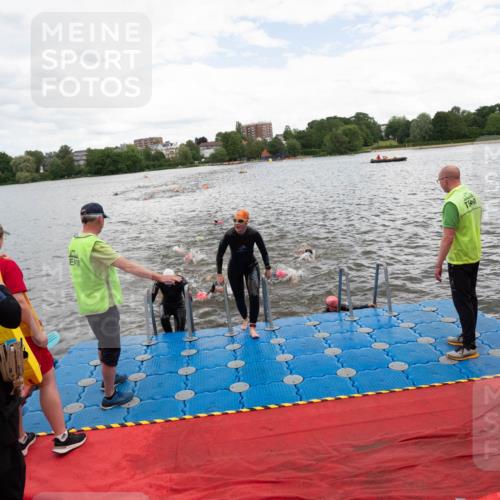 16.06.2024 - 7 Türme Triathlon MichiJ http://msf.ph/oto/6271949 16.06.2024 12:08:08 Schwimmen 440, 457, 544, 565, 592 meine-sportfotos.de
