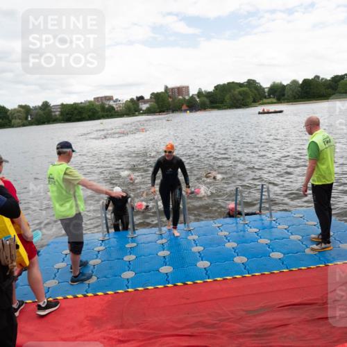 16.06.2024 - 7 Türme Triathlon MichiJ http://msf.ph/oto/6271951 16.06.2024 12:08:08 Schwimmen 440, 457, 544, 565, 592 meine-sportfotos.de