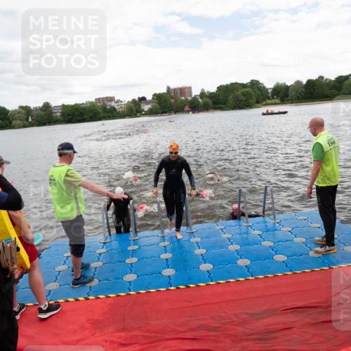 16.06.2024 - 7 Türme Triathlon MichiJ http://msf.ph/oto/6271954 16.06.2024 12:08:08 Schwimmen 440, 457, 544, 565, 592 meine-sportfotos.de
