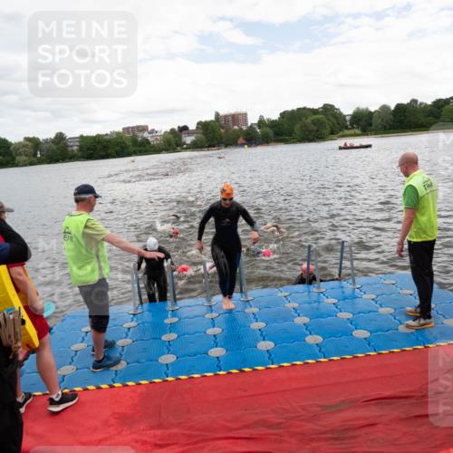 16.06.2024 - 7 Türme Triathlon MichiJ http://msf.ph/oto/6271955 16.06.2024 12:08:08 Schwimmen 440, 457, 544, 565, 592 meine-sportfotos.de
