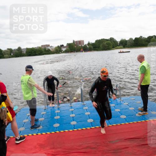 16.06.2024 - 7 Türme Triathlon MichiJ http://msf.ph/oto/6271967 16.06.2024 12:08:09 Schwimmen 440, 457, 544, 565, 592 meine-sportfotos.de