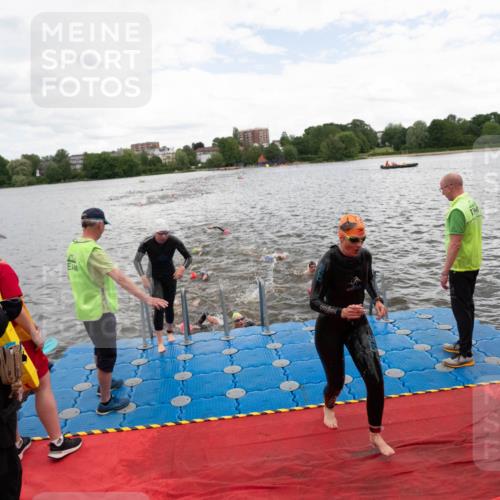 16.06.2024 - 7 Türme Triathlon MichiJ http://msf.ph/oto/6271969 16.06.2024 12:08:09 Schwimmen 440, 457, 544, 565, 592 meine-sportfotos.de