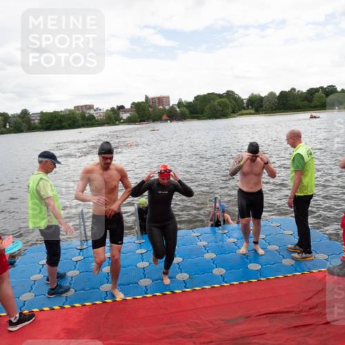 16.06.2024 - 7 Türme Triathlon MichiJ http://msf.ph/oto/6272018 16.06.2024 12:08:20 Schwimmen 57, 457, 544, 565 meine-sportfotos.de