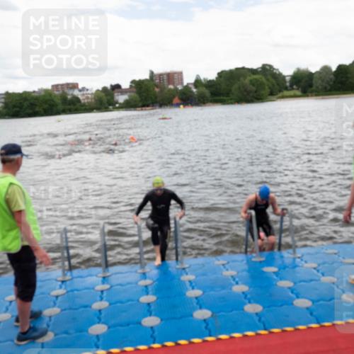16.06.2024 - 7 Türme Triathlon MichiJ http://msf.ph/oto/6272023 16.06.2024 12:08:22 Schwimmen 57, 66, 457, 544, 565 meine-sportfotos.de
