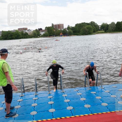 16.06.2024 - 7 Türme Triathlon MichiJ http://msf.ph/oto/6272025 16.06.2024 12:08:23 Schwimmen 57, 66, 457, 544, 565 meine-sportfotos.de