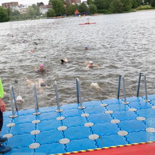 16.06.2024 - 7 Türme Triathlon MichiJ http://msf.ph/oto/6272210 16.06.2024 12:09:10 Schwimmen 51, 62, 65, 79, 473, 483, 562, 605 meine-sportfotos.de
