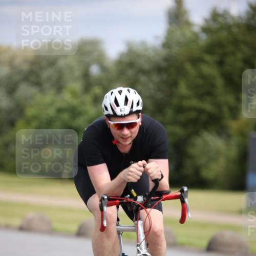 16.06.2024 - 26. Vierlanden-Triathlon Jannik Wohlers http://msf.ph/oto/6272525 16.06.2024 11:13:17 Radfahren 39, 44, 67, 68, 116, 361, 455 meine-sportfotos.de