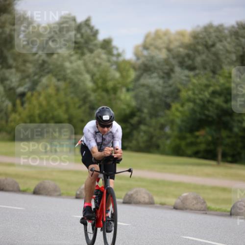 16.06.2024 - 26. Vierlanden-Triathlon Jannik Wohlers http://msf.ph/oto/6272834 16.06.2024 11:13:38 Radfahren 33, 63, 107, 132, 150, 392, 431 meine-sportfotos.de