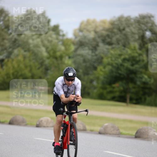 16.06.2024 - 26. Vierlanden-Triathlon Jannik Wohlers http://msf.ph/oto/6272840 16.06.2024 11:13:38 Radfahren 33, 63, 107, 132, 150, 392, 431 meine-sportfotos.de